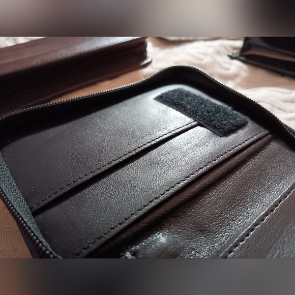 "Aigner Munich" Vintage Leather Wallets - Picture 8 of 9